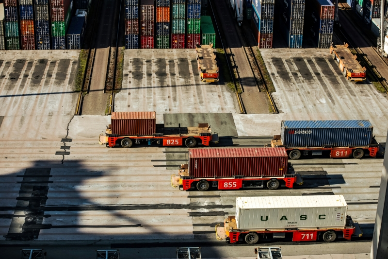 international-freight-forwarding-tracking.jpg